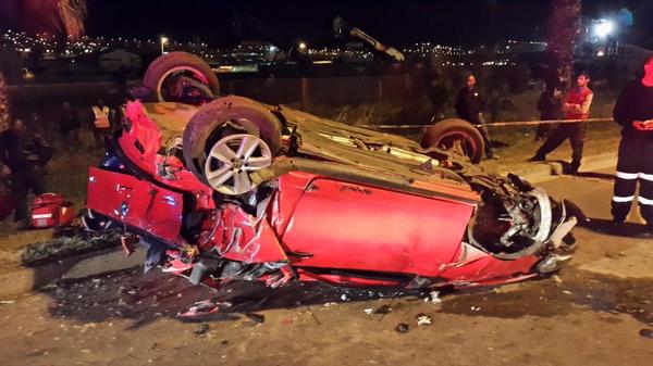 LimaCharlie1's tweet photo. MVA N1. Incredibly, 3 pts with only moderate injuries. @ER24CapeTown @cptfrs @SA_Paramedics @Netcare911_sa http://t.co/XoMOfelY33