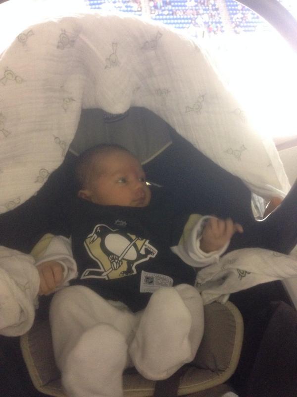 nichanks555's tweet photo. L3's first game! He's @PLLeblond biggest fan 😀 http://t.co/zbsbpBkyrJ