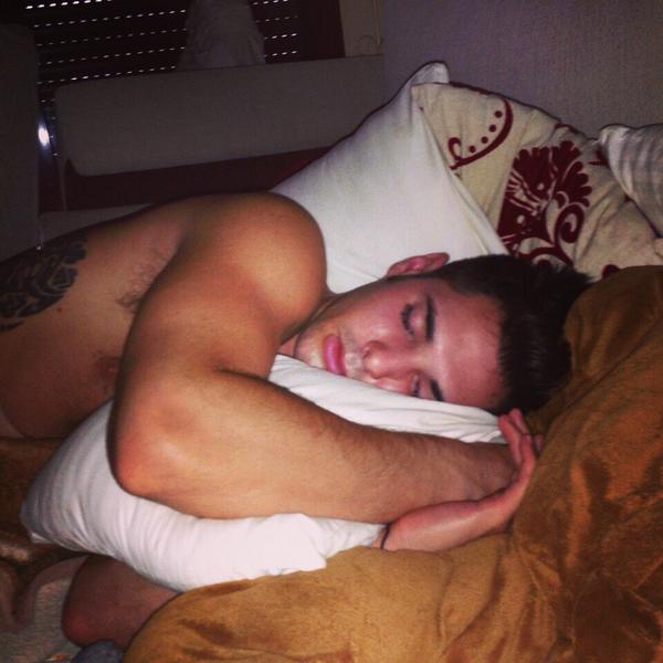 duannyferreira's tweet photo. @xirro46 #BuenasNoches #caricari #dulcessueño #mydarling 💏 http://t.co/ev6d5A8UKO