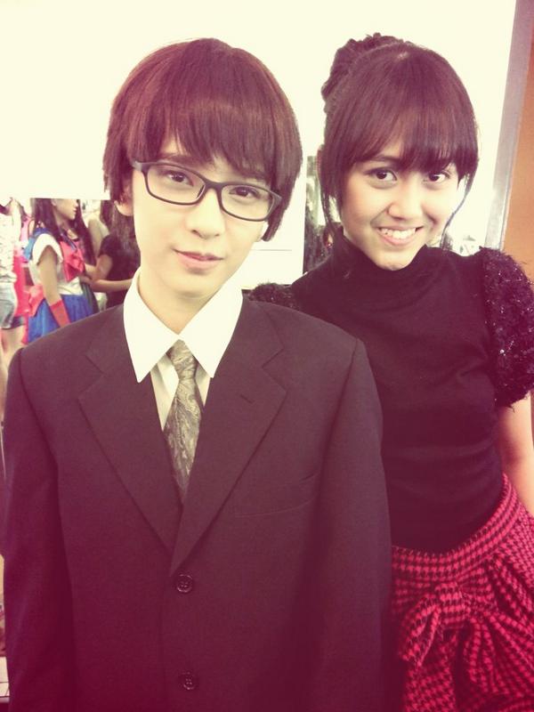 _siscasaras_'s tweet photo. Sama kakak ganteng..hayoo tebak itu siapa 😜
Ganteng banget yaaaaa u.u http://t.co/vKffSrdaZc