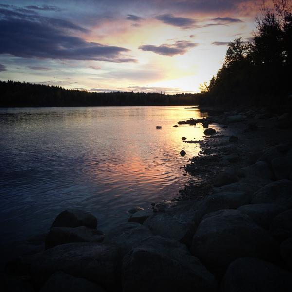 bfergss's tweet photo. Edmonton's not too bad 🌅 http://t.co/m5QDc5y4jD