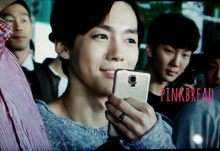 BzJpqrhCcAAcLks.jpg:large