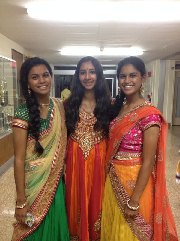 sueroy96's tweet photo. So we went to a garba #basicallyrelated #indianfestivities http://t.co/Ykpv6DoJyh