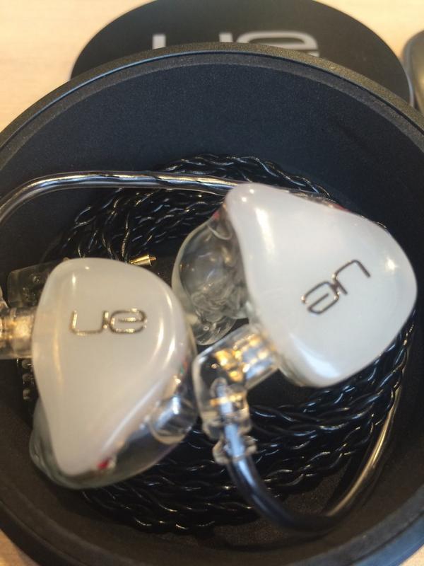 AUDIO Ultimate Ears UE5Pro CIEM   AUDIO & VAPE