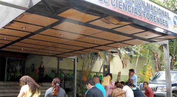 globovision's tweet photo. Asesinan a motorizado en Mariche mientras iba a hacer mercado http://t.co/SL81Zkf8F5 http://t.co/N7JoSm3Jx2