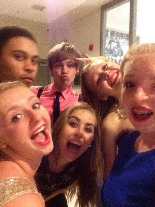 kendraculaa's tweet photo. WE'RE SO CUTE THOUGH ❤️ #HunterHC (and @CourtneyHowaard bc she can't be tagged) http://t.co/yLFjaQwFwg