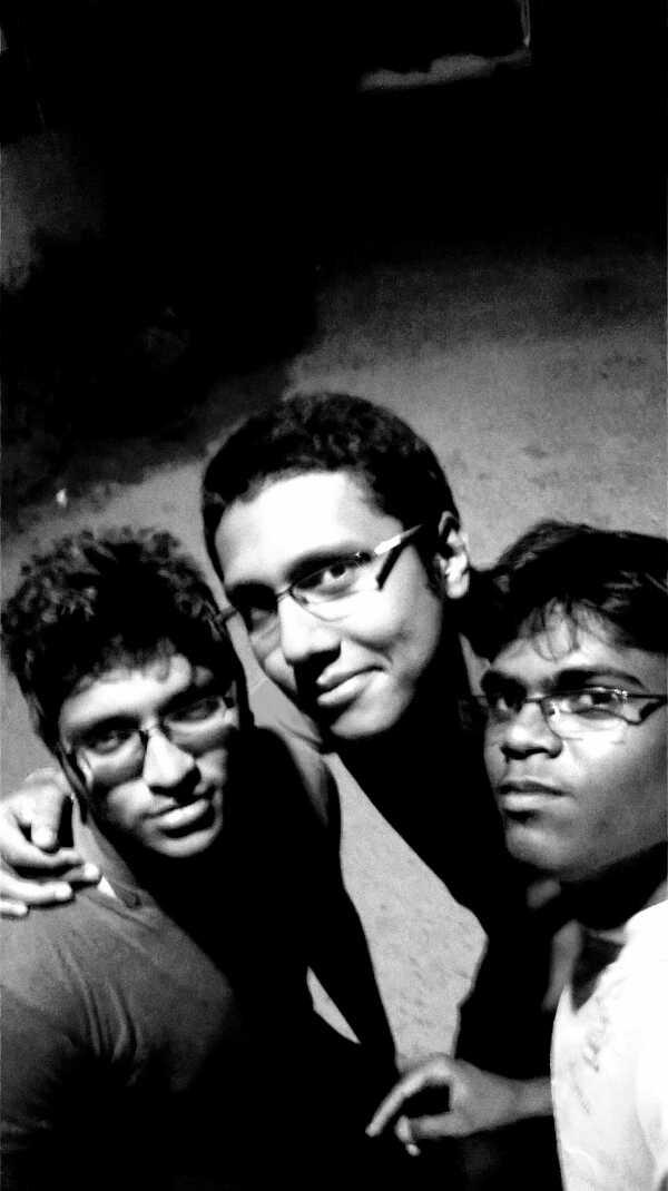 Monish_kumar17's tweet photo. @trishtrashers http://t.co/3Vw26qEfob