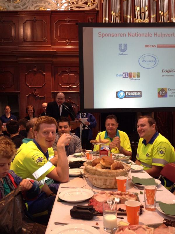 Ontbijt @nhvd2014 met <a href="/EMSBV/">EMS</a> en op de achtergrond de toespraak van staatssecretaris Teeven.