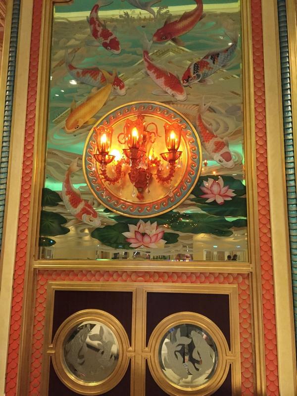 Тут знают толк в оформлении интерьера для покера )