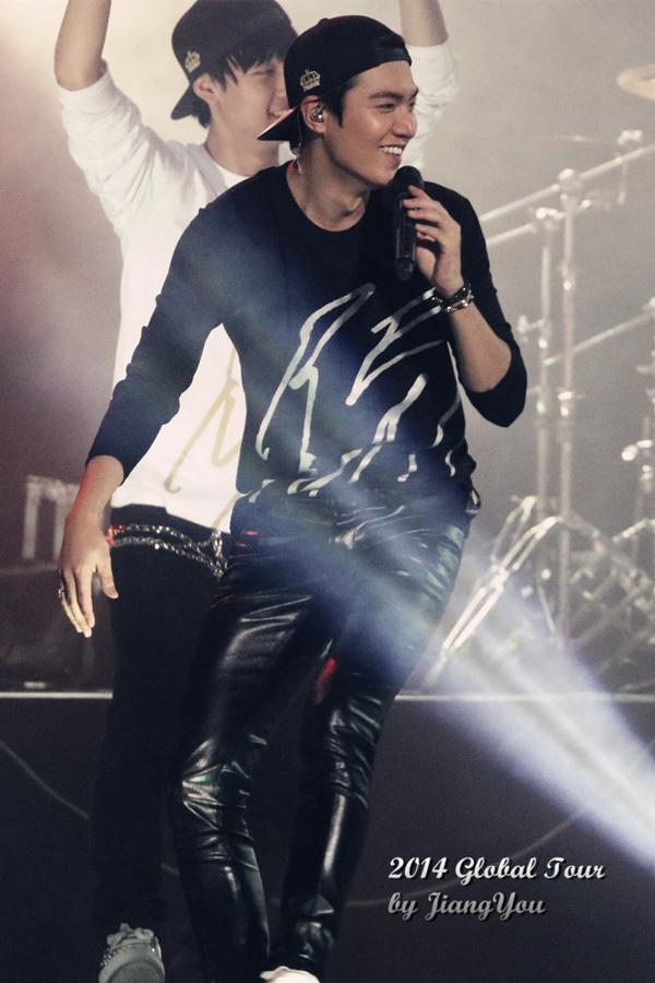 CrazyMinoz tweet media