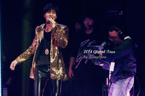 CrazyMinoz tweet media