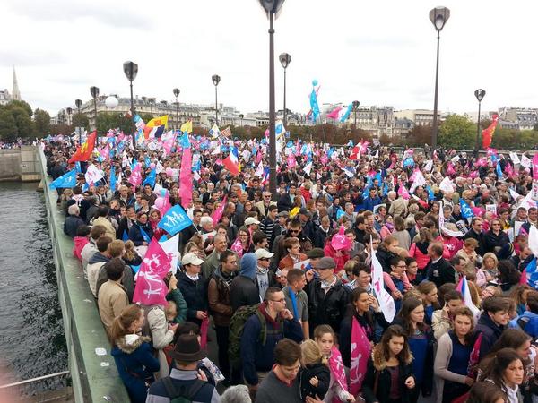 EuripideFr's tweet photo. #LMPT du #5oct
Densité phénoménale Pont Alma http://t.co/51rDp1MBqj