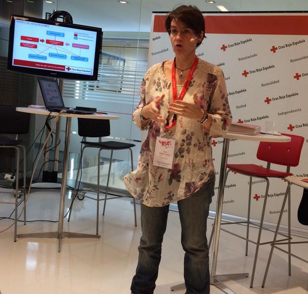 CruzRojaEX's tweet photo. .@vegaorozco del Dpto de Salud y Socorros de @CruzRojaEsp explica el Sistema de Gestión Integral En Jornadas #SYECRE http://t.co/i572hoK1iV