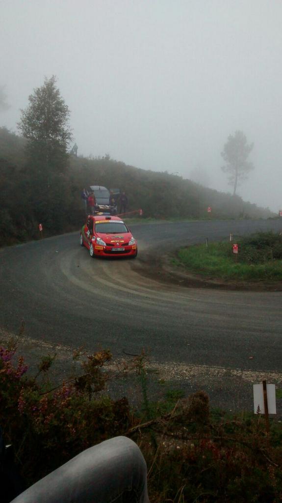 OjoNoCortar's tweet photo. Más fotos que me envía @lorenzochomi del tramo de Maceda - Baldrei. #IIIRallyRibeiraSacra #CGR http://t.co/M9RdjLMxC6