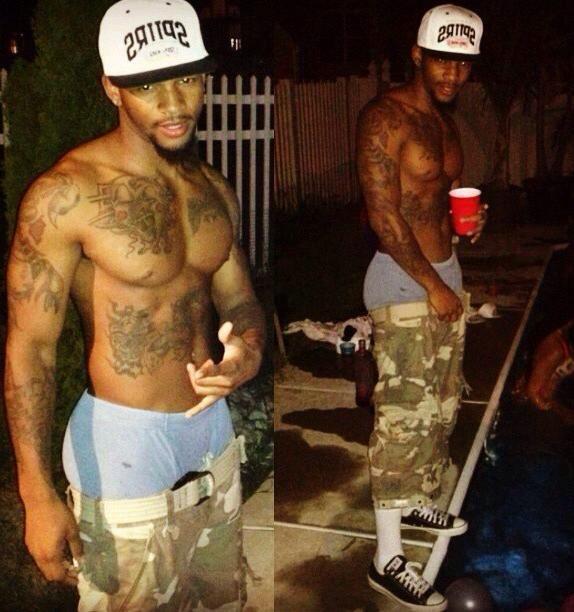 LadLondonlad's tweet photo. #fitness #londonbi #BIGBLACKDICK this boy is actually beautiful. Right up my alley 11/10 what else can u ask for ?:S http://t.co/jL49OQHIE8