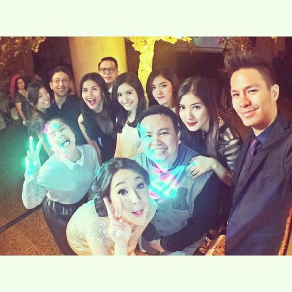 BLINKisWOW's tweet photo. I had so much fun last night and I literally love these people so much! Beyond happy💖 #prissyturns17 http://t.co/uoOk8qZxp9