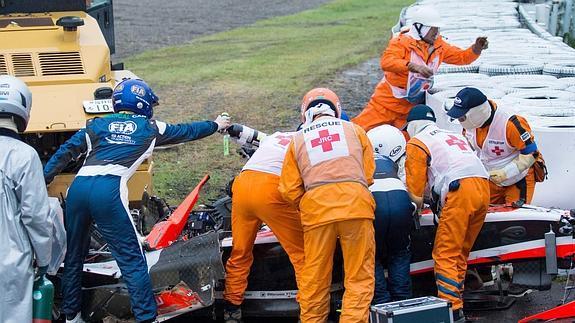 hoyextremadura's tweet photo. El accidente de Bianchi eclipsa el Gran Premio de Japón http://t.co/XFV6iYRkEZ vía @hoyextremadura http://t.co/tX5kzbYY4N