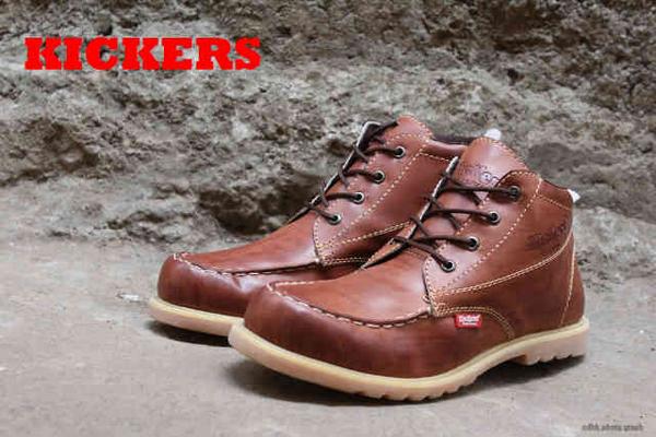 SepatuOnlenID's tweet photo. Kickers size 39-44 idr 160 minat order pin 32A06294 http://t.co/nGY03iOXUV