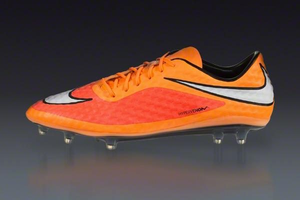 soccerdotcom's tweet image. If Welbeck scores vs Chelsea, we'll give away a pair of #Hypervenom to one lucky winner. Follow &amp;amp; RT to enter!