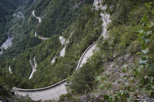 Strava's tweet photo. “This is my lunch ride,” says Phil, who is a guide in France. Some lunch ride! http://t.co/O1tjXp8Aom http://t.co/RU7CCr2oLV
