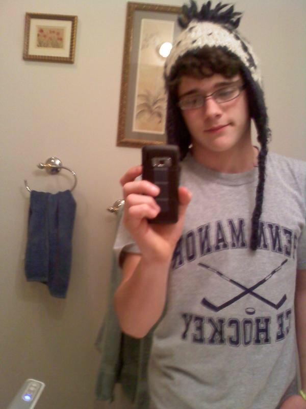 Bri_Kline's tweet photo. @getzsome23 @MGue21 #absarelife #beaniesweg #mirrorselfienation http://t.co/5EF89ATG9d