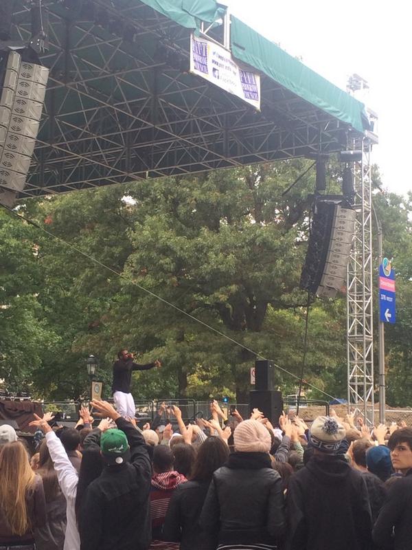 HerCampusPitt's tweet photo. We're at #fallfest14 watching @realchiddy right now! http://t.co/rVMYZqk5U5