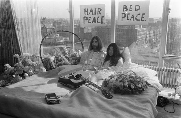 deptofdev's tweet image. Font design by #JohnLennon or #Yoko? 'Bed-In' Suite 702 Hilton Amsterdam '69 #fontsunday #fonts #Hotels @designmuseum