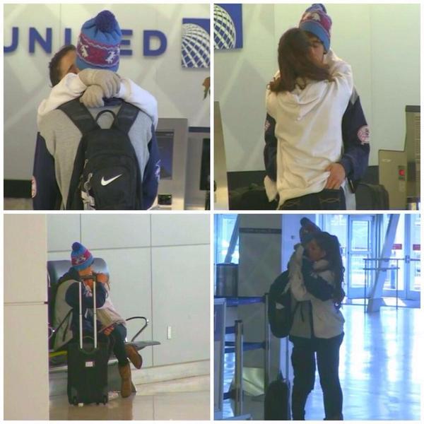 HechosJ__'s tweet photo. J___ en el aeropuerto de Grecia anoche. #J___Hechos http://t.co/NkrRUwLuJz
