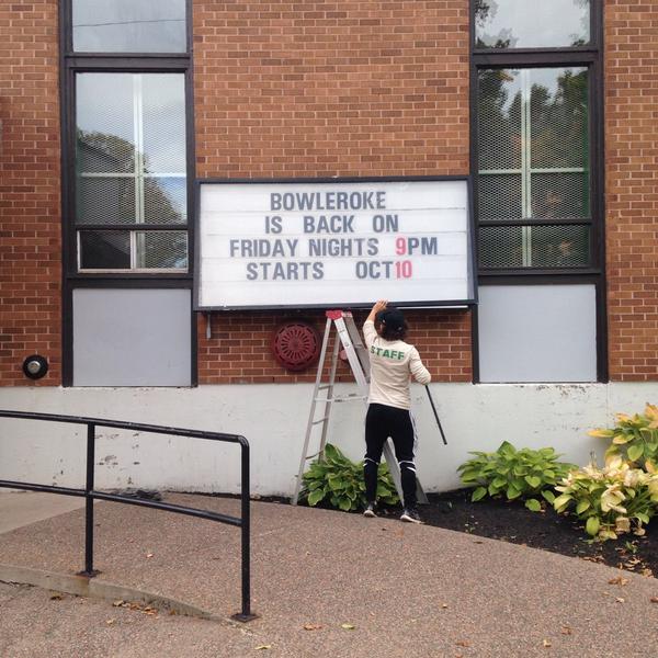 joshcoles's tweet image. You heard it here first #charlottetown #karaoke #semicharmedlife
