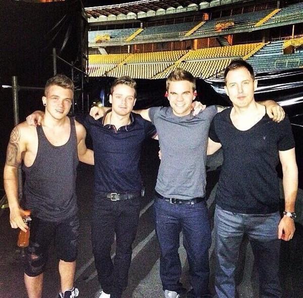 Harryuupdates's tweet image. Recordemos esto .... #OneDirectionInColombia