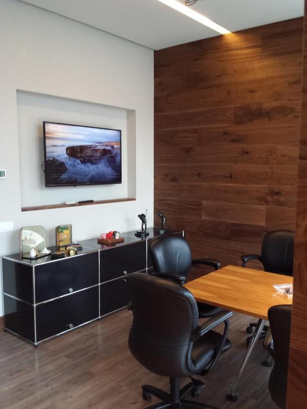 TFMTrades's tweet photo. #ConferenceRoom
Can you spot the #TomHead?
.
@Tony_BATtista @tastytrade @BootstrappingIA http://t.co/N9H4j7VRfj