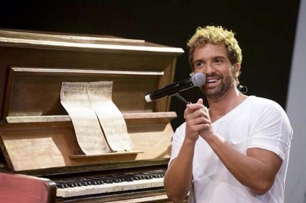 RosalovesPMAF's tweet photo. #PremiosTHOSPabloAlboran solo quien lo oyó sabe lo que es sentir! http://t.co/Z41bMUuLCj