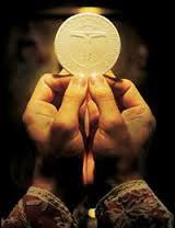 SantosIglesia's tweet photo. Hoy Domingo acude a la Santa Misa, en familia   https://t.co/BE5ckRXucZ