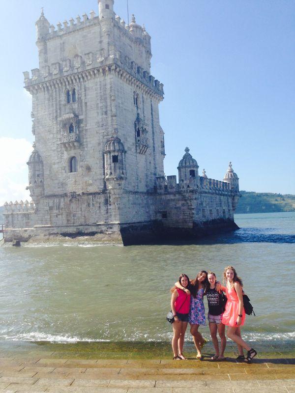 sarapecha_9's tweet photo. 319♡♥♡♥
@ane_torres9 @uxue_alvarez12 @Aitziber_Jaka http://t.co/KvZahXsNSj