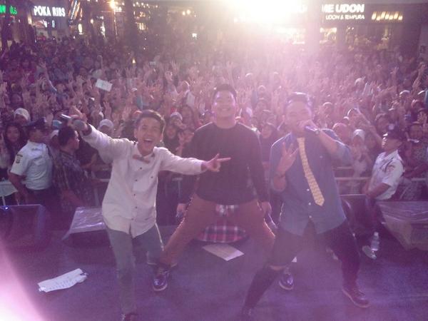 aisyahnissa_'s tweet photo. Gilaa!!petjah.."@CJRisCJR @SMS_Serpong @SMS_Serpong dan #comate kalian seruuu!! http://t.co/bTEsxqtnlU