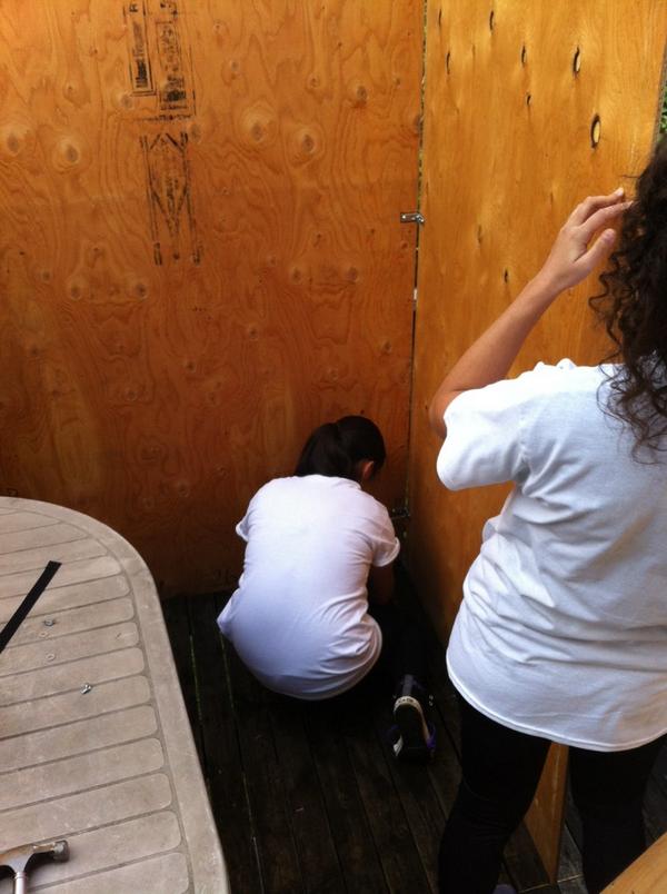 mybitoffthetop's tweet photo. #sukkahsquad in action ! http://t.co/hCseT89L6p