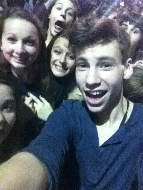 alexus_bouch's tweet photo. A YEAR AGO TODAY I MET THE MOST AMAZING PEOPLE. I MISS IT SO MUCH. #digiTour2013 http://t.co/BGXiE77AE0