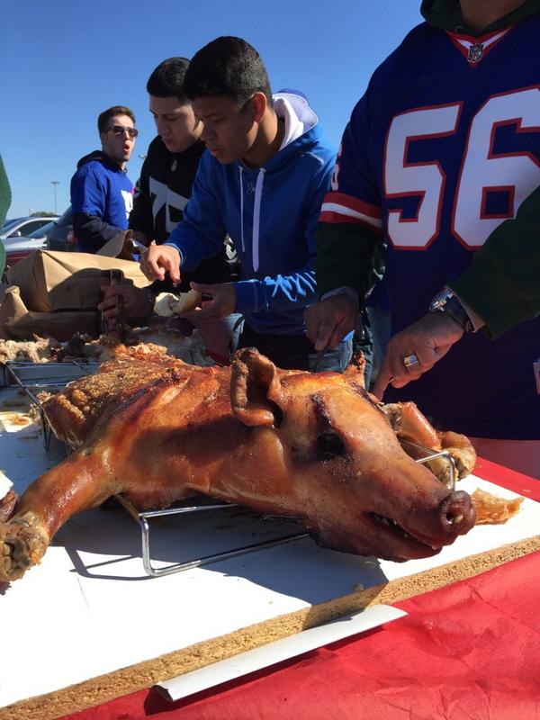 17BTailgate's tweet photo. Yum!! http://t.co/kZRsZvkLtE