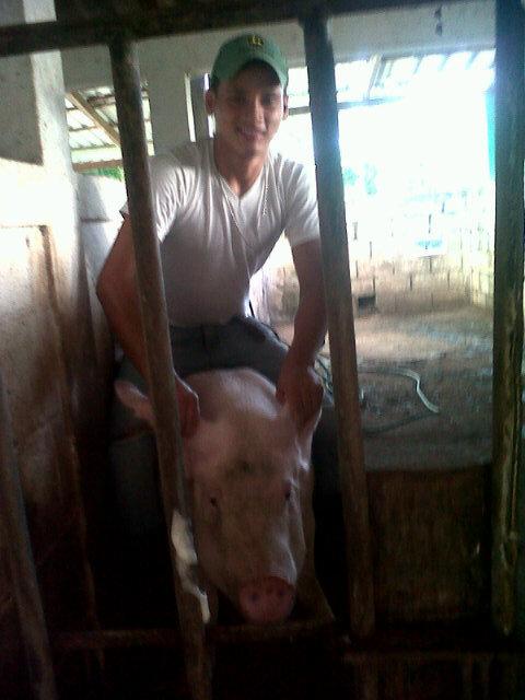 suny_molina's tweet photo. Con gertrudis xD ! http://t.co/jhWakL8tWX
