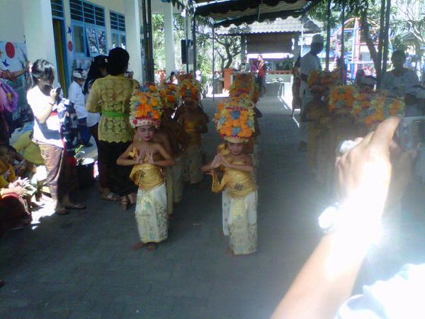 Tari bali
