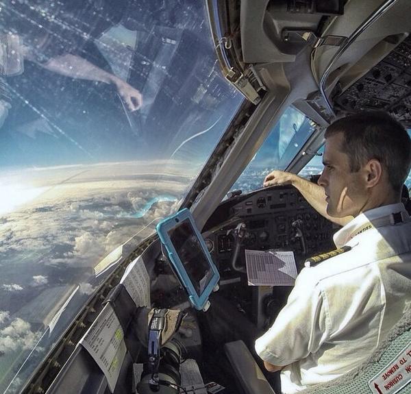 planeporns's tweet photo. The Sky is our home✈️ @VadeAviones @De_aviacion @pilot_airbus @AviateAddict @VolarEsPasion @AviationWeek http://t.co/IQJ3GKQmm9