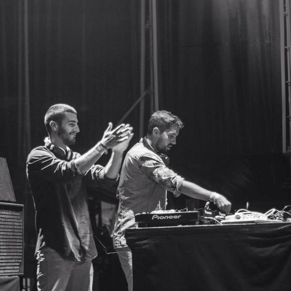 sicknshirt's tweet photo. Momento #GIOCONDA en #arenalsound
La imagen habla por si sola... PLACER en estado puro.💭😍🔥
5 días!!
#GOOOSICK http://t.co/VOXtKiqGfR