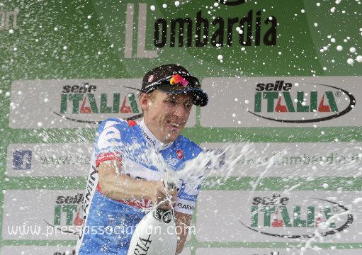 thejournal_ie's tweet photo. RT @thescore_ie Ireland's Dan Martin wins Tour of Lombardy: http://t.co/2ruLbplHr6 http://t.co/Mp5uLTGKjn