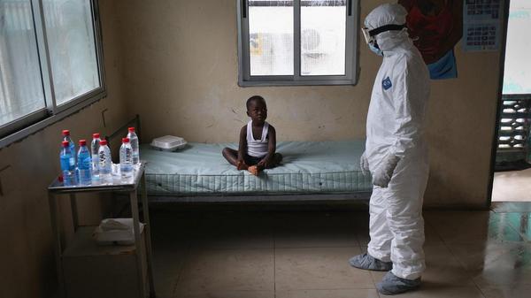 TLCplMax's tweet photo. A super depressing image from the ebola crisis in Africa. http://t.co/XnX4OTF7Xq