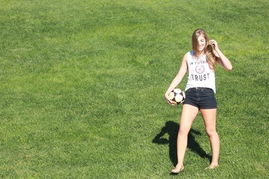 MotivacionesF's tweet photo. Mujeres + Fútbol = PERFECCIÓN. http://t.co/Ojrwmnwwis