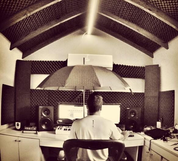 OrtzyOfficial's tweet photo. Finde de lluvia sin parar en Buenos Aires #StudioModeON @HIIOmusic ••

Raining weekend non stop in Buenos Aires http://t.co/AHW3S8f9BS