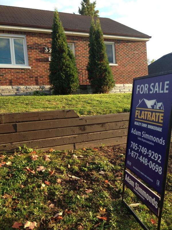 “<a href="/TylerCalver/">Tyler Calver</a>: The sign is up house is for sale sad to be leaving <a href="/PtboCanada/">#Ptbo Retweets</a> ” Want to live in <a href="/TylerCalver/">Tyler Calver</a>'s house?
