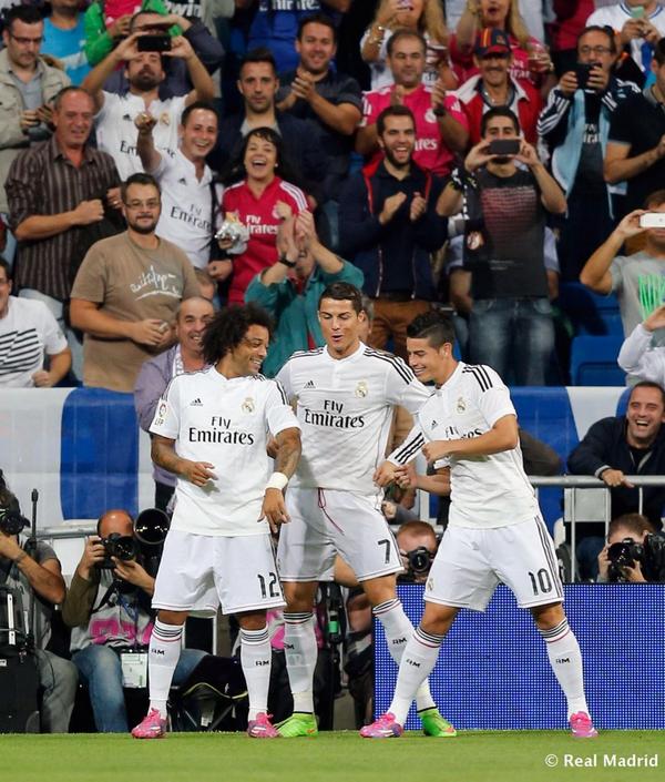 RMFutbol_es's tweet photo. Cristiano Ronaldo marcó y lo celebró bailando el Ras Tas Tas. http://t.co/AEfJbnw6KB