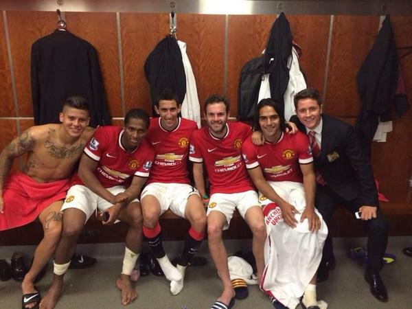TotallyMUFC's tweet image. Players after today's win against Everton 

#MUFC