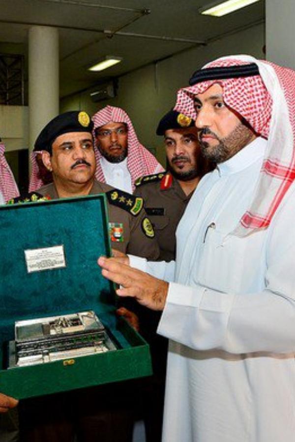 زيارة امير منطقة الرياض لشعبة اصلاحية الحاير وسجن الملز ويضهر بالصورة سعادة العقيد ماجد بن بندر الدويش